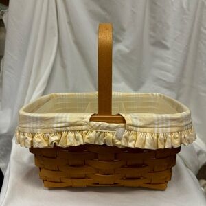 Larger sized Longaberger basket